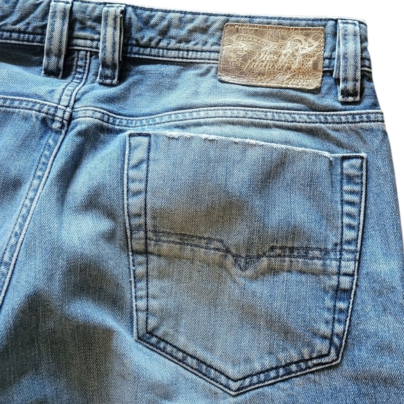 DIESEL Viker Regular Straight Fit Men's Blue Jeans - Picture 5 of 8